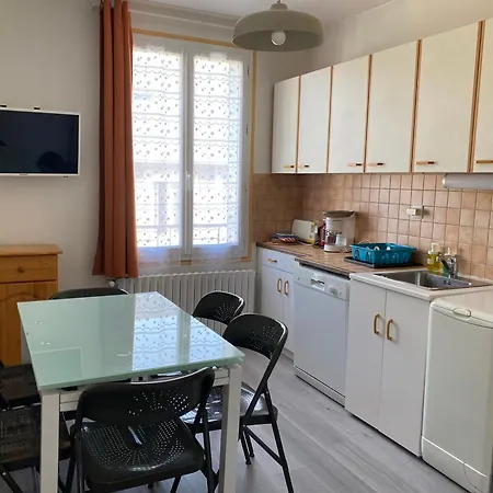 Spacieux Au Centre De - Fr-1-858-11 Apartment La Bourboule
