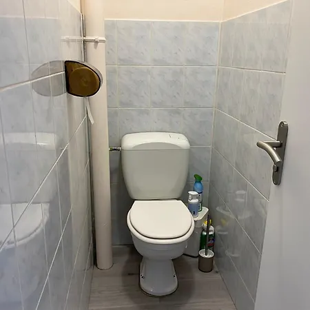 Spacieux Au Centre De - Fr-1-858-11 Apartment